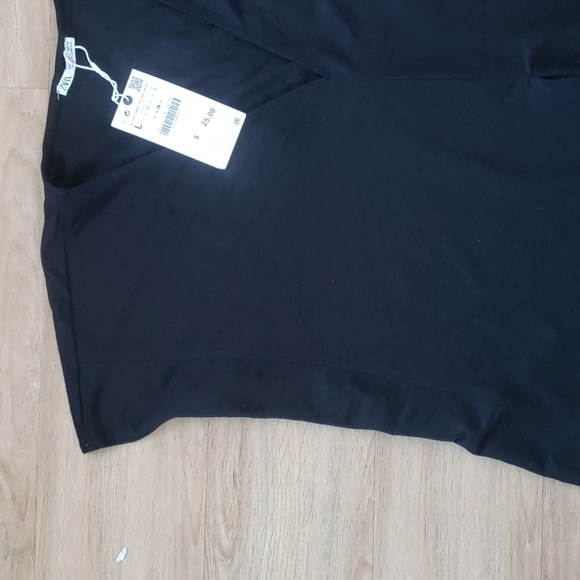 Womens Black V Neck Tee With Cut off Sleeves And Tie At The Waist. By ZARA. - Picture 6 of 8